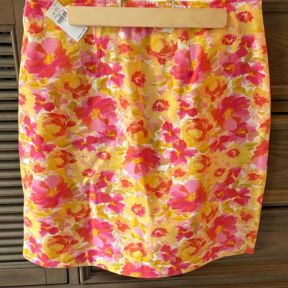 Old Navy Floral Pencil Skirt in Yellow and Pink